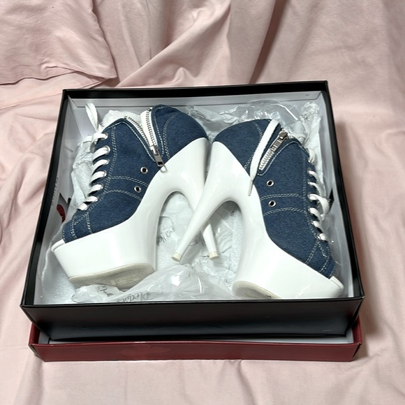 NWT Pleaser Denim blue heels size 6 DEL600 - Picture 4 of 5